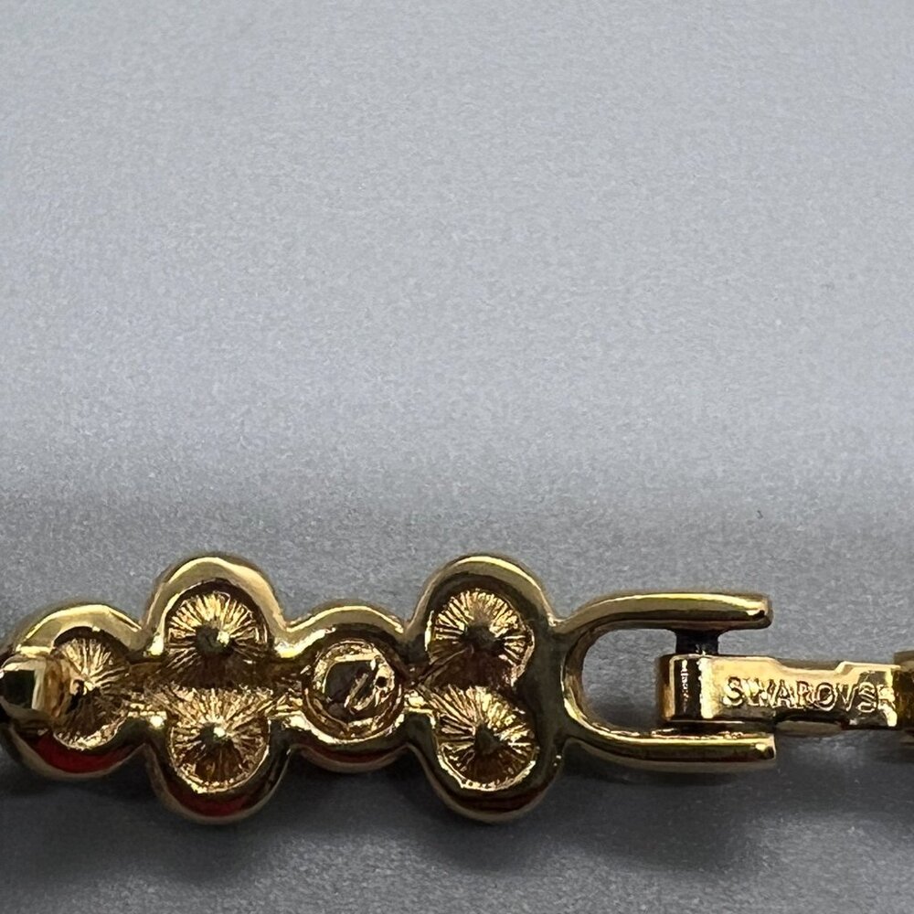 Swarovski  Blue Crystals Gold Tone Bracelet  Signed Retired 7" - Picture 3 of 3